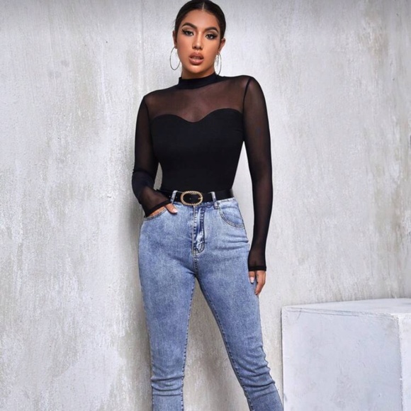 SHEIN Privé Mesh Yoke Solid Tee - Picture 3 of 4